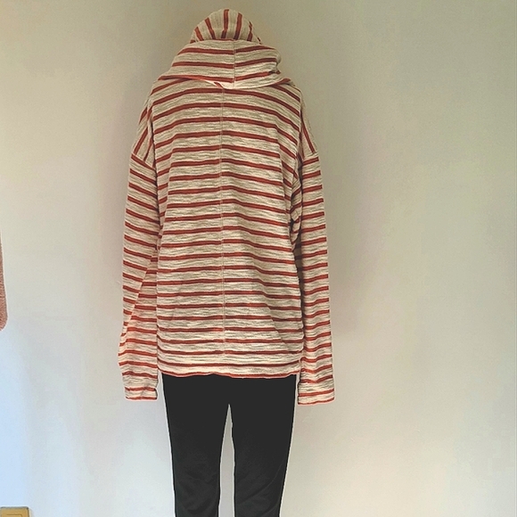 Gap Women's Red & White Striped Full Zip Hoodie Size M - Picture 3 of 10